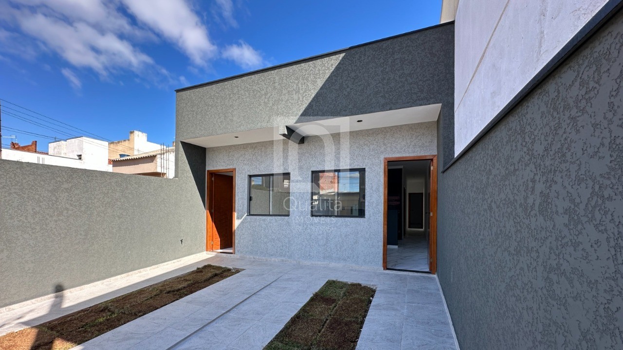 Casa à venda com 2 quartos, 47m² - Foto 1