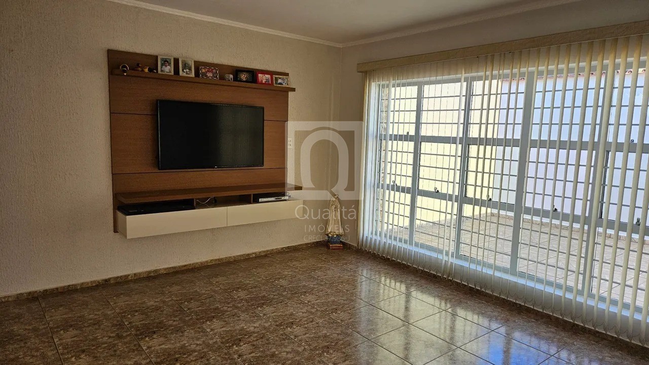 Casa à venda com 2 quartos, 200m² - Foto 3