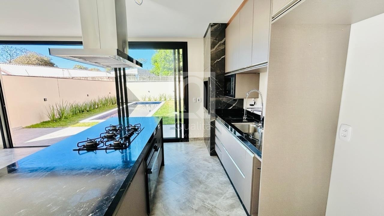 Casa de Condomínio à venda com 4 quartos, 225m² - Foto 14