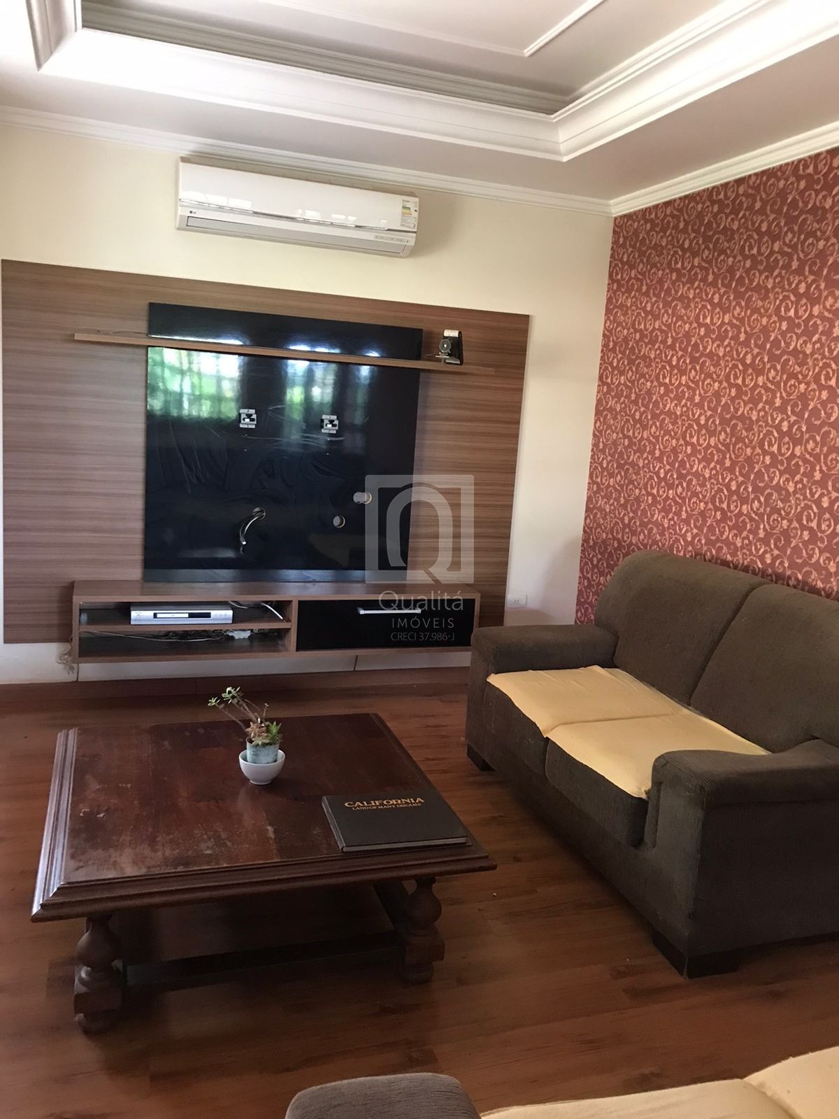 Casa de Condomínio à venda com 3 quartos, 1650m² - Foto 1