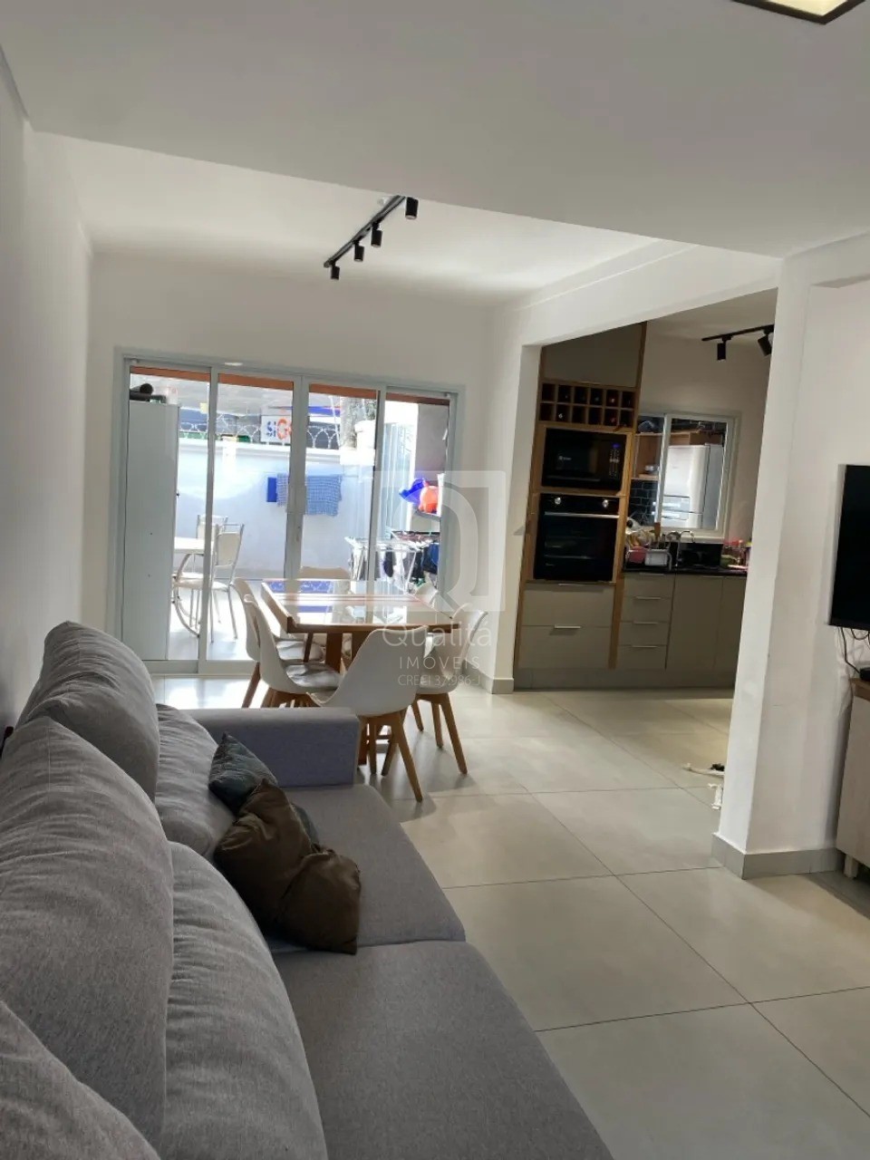 Casa de Condomínio à venda com 3 quartos, 120m² - Foto 2