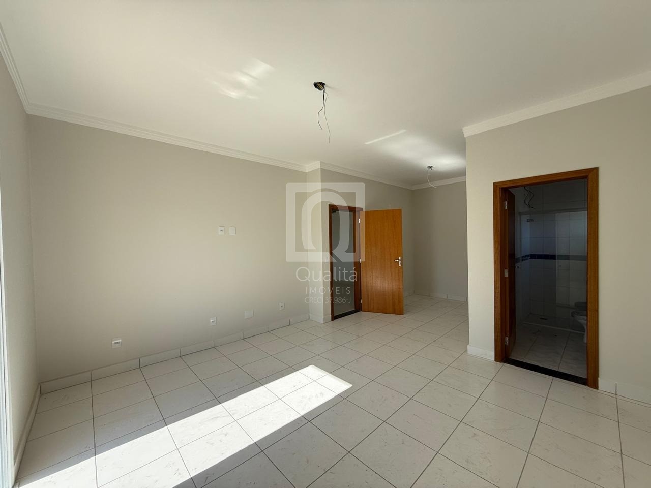 Casa de Condomínio para alugar com 3 quartos, 300m² - Foto 6