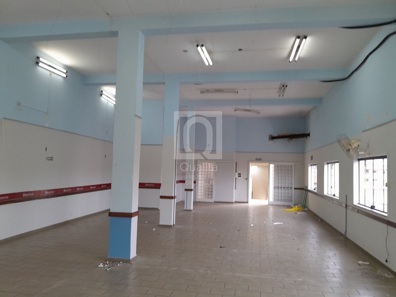 Prédio Inteiro para alugar, 300m² - Foto 12