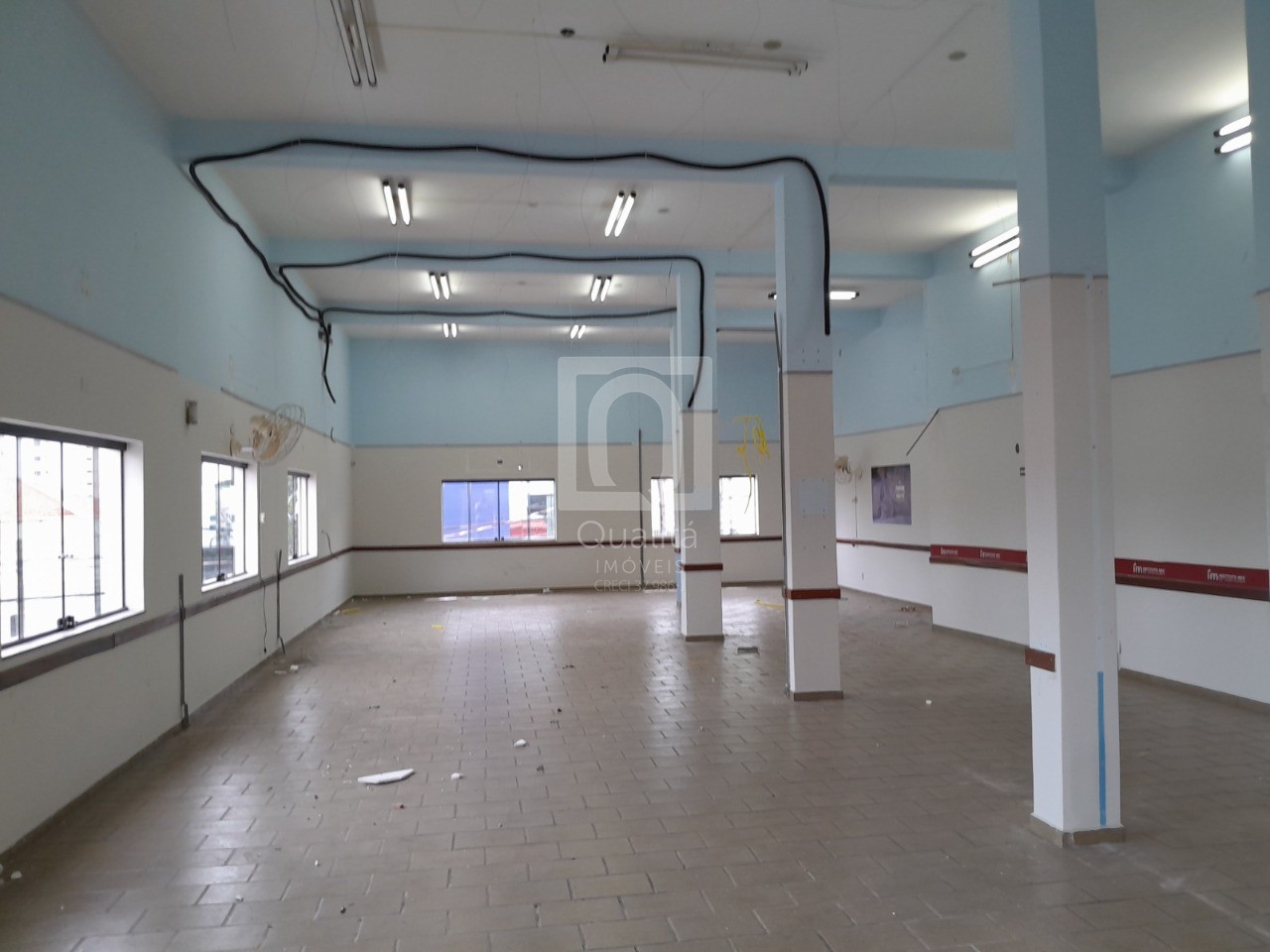 Prédio Inteiro para alugar, 300m² - Foto 11