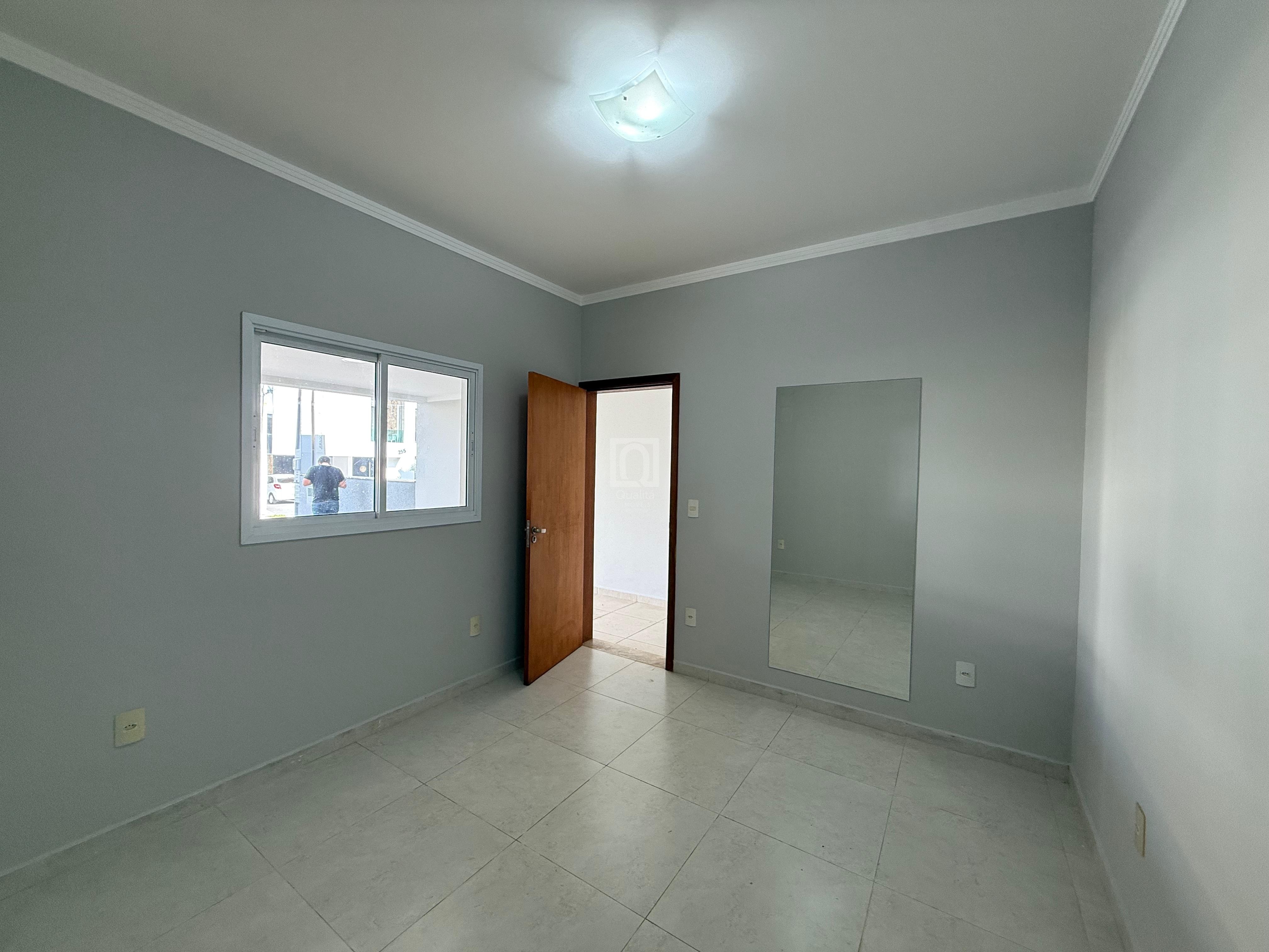 Casa de Condomínio para alugar com 3 quartos, 300m² - Foto 5