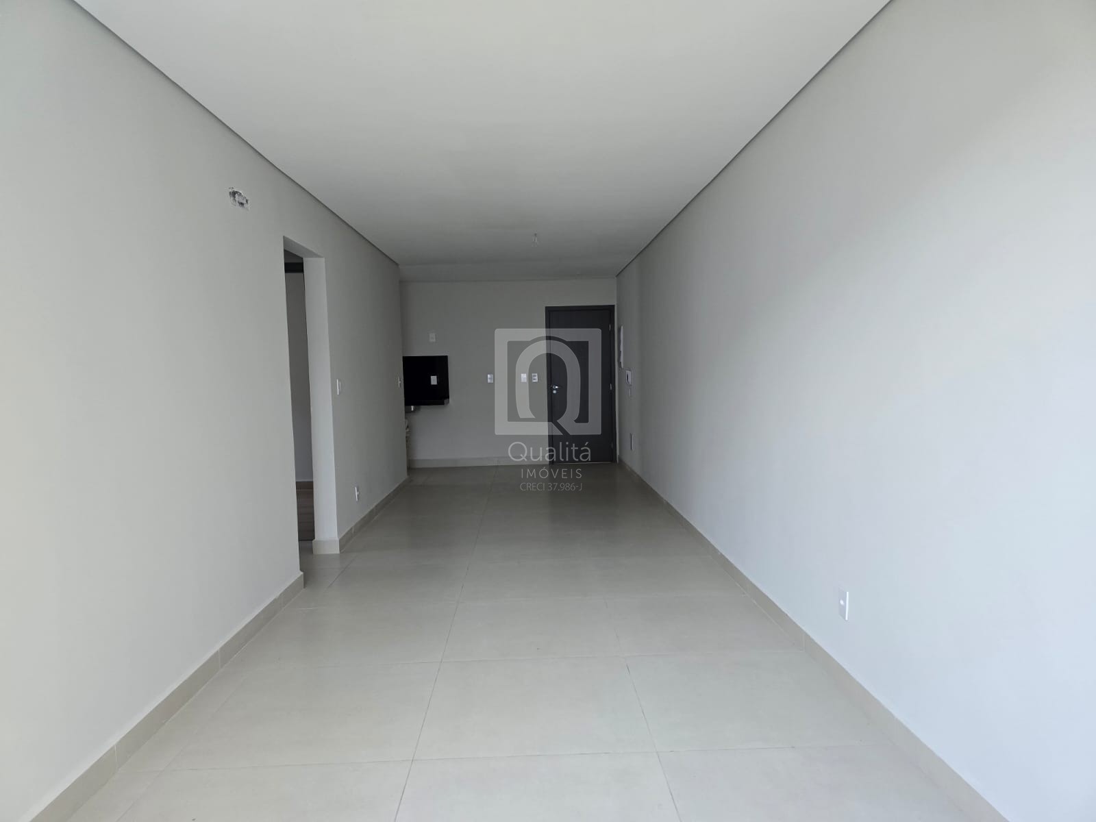 Apartamento à venda com 2 quartos, 142m² - Foto 3