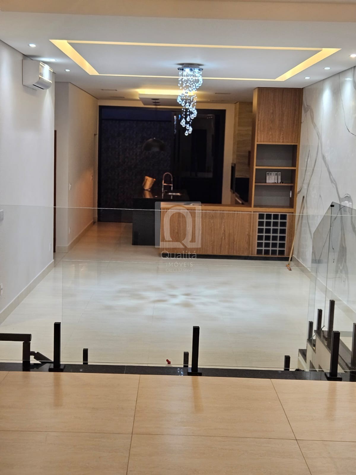 Casa de Condomínio para alugar com 3 quartos, 250m² - Foto 4
