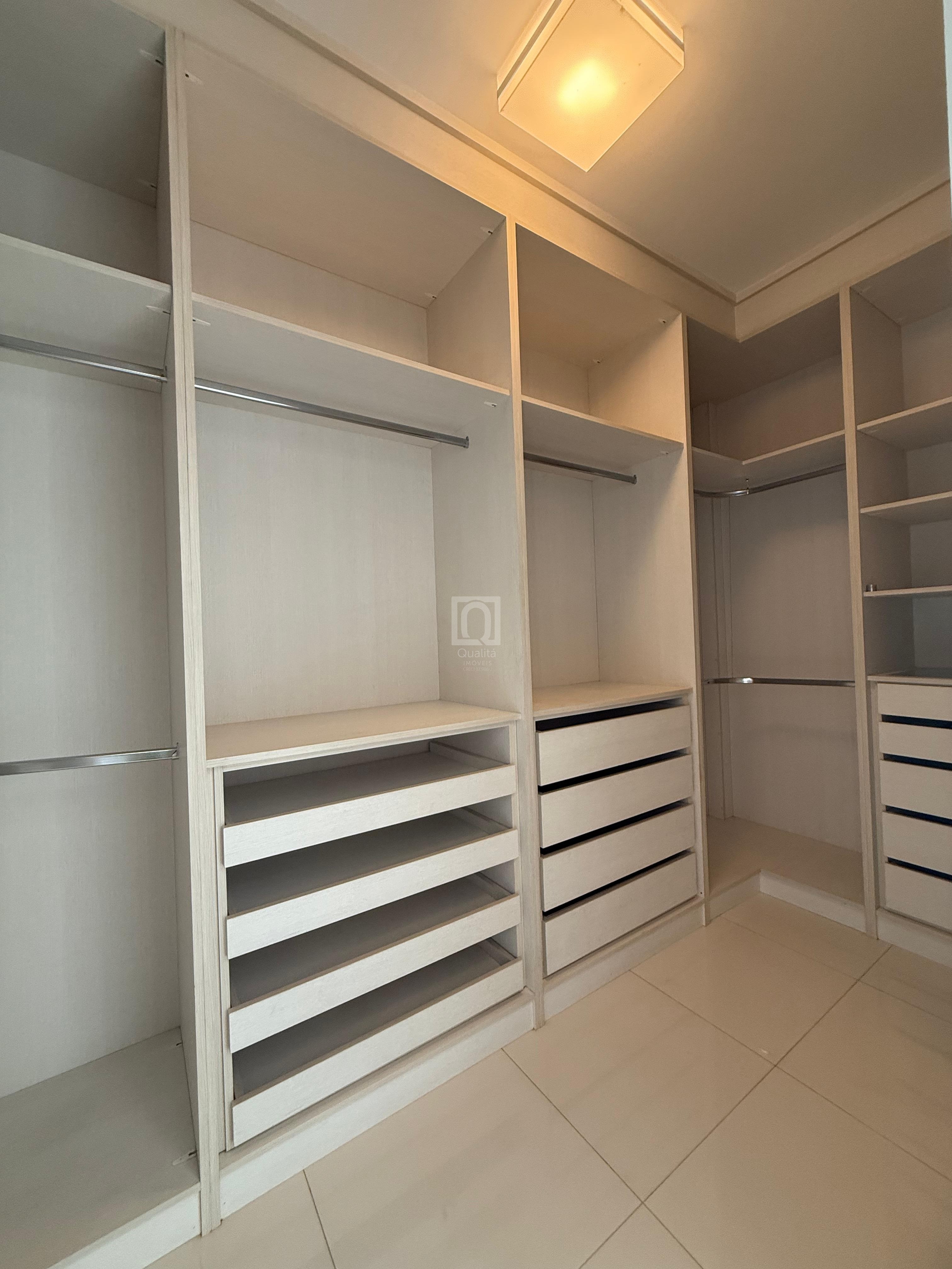 Casa de Condomínio para alugar com 3 quartos, 300m² - Foto 8