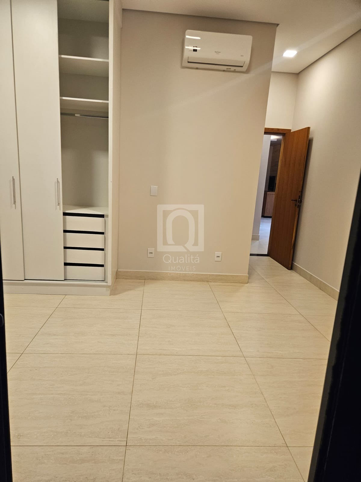 Casa de Condomínio para alugar com 3 quartos, 250m² - Foto 6