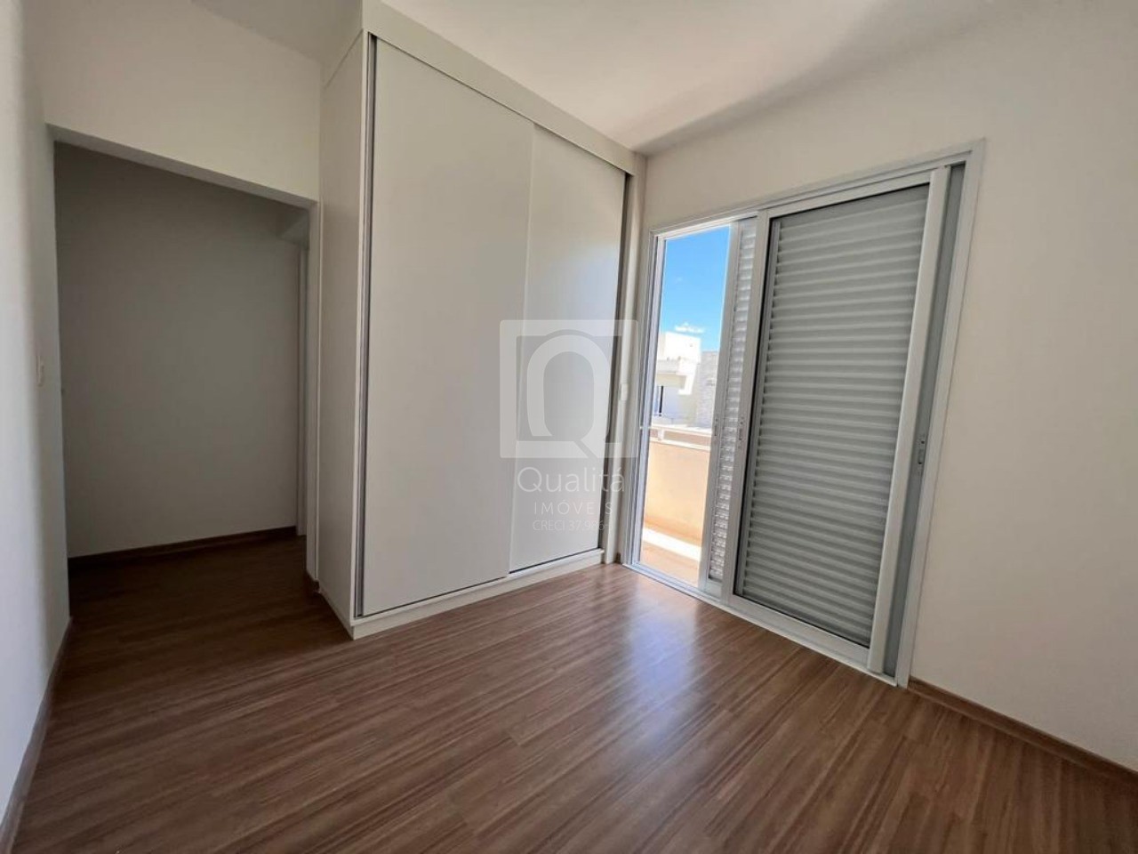 Casa de Condomínio à venda e aluguel com 3 quartos, 130m² - Foto 2