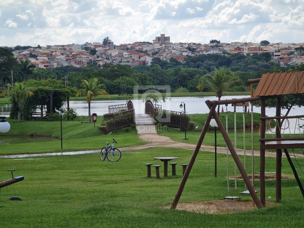 Casa de Condomínio para alugar com 3 quartos, 300m² - Foto 27