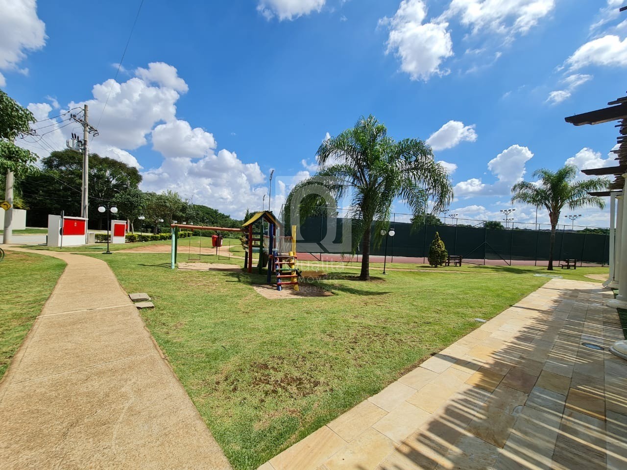 Casa de Condomínio para alugar com 3 quartos, 300m² - Foto 25