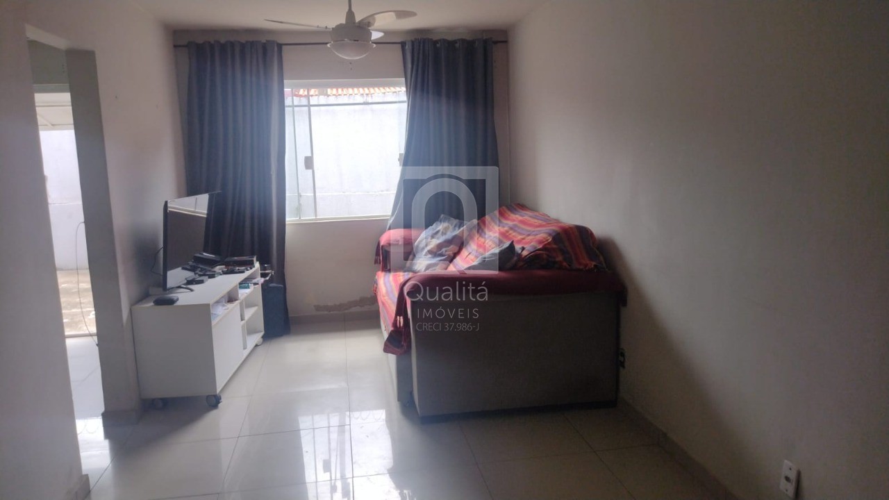 Casa à venda com 2 quartos, 202m² - Foto 1