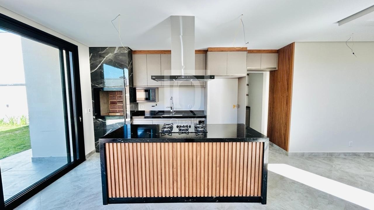 Casa de Condomínio à venda com 4 quartos, 225m² - Foto 4