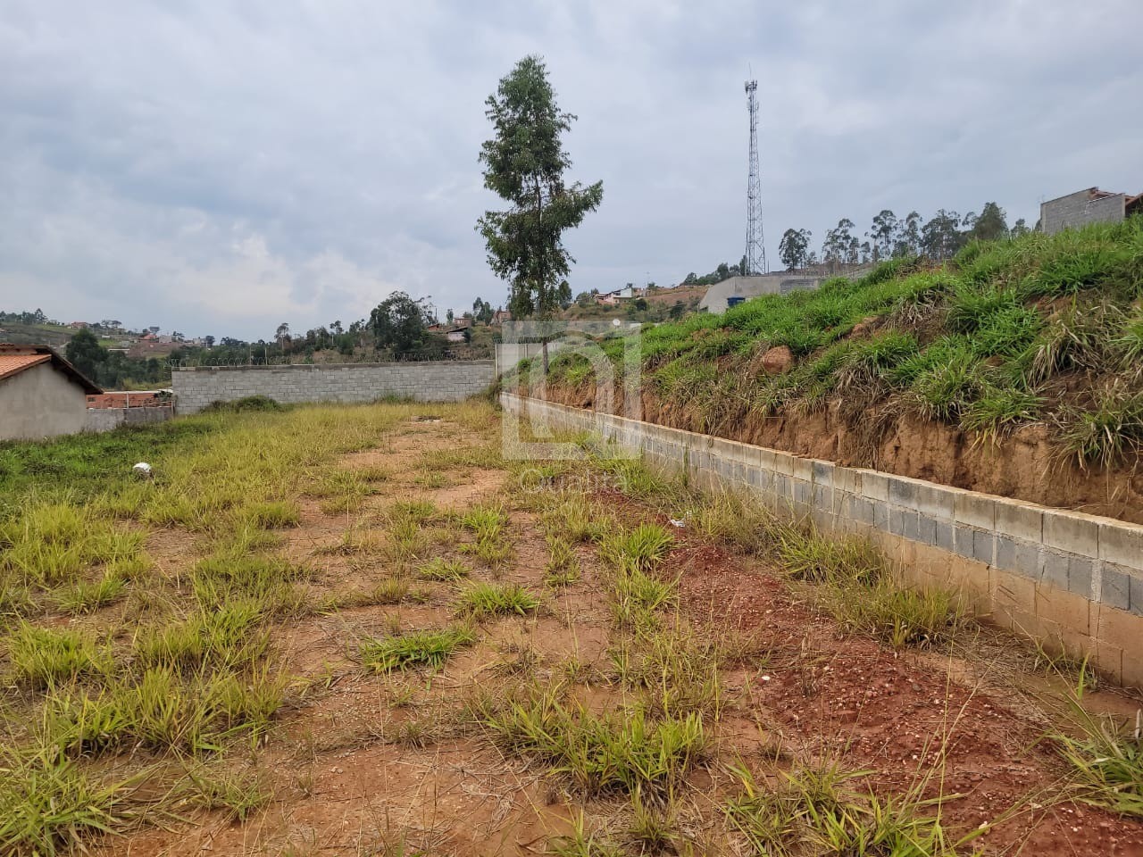 Terreno à venda, 1000m² - Foto 1