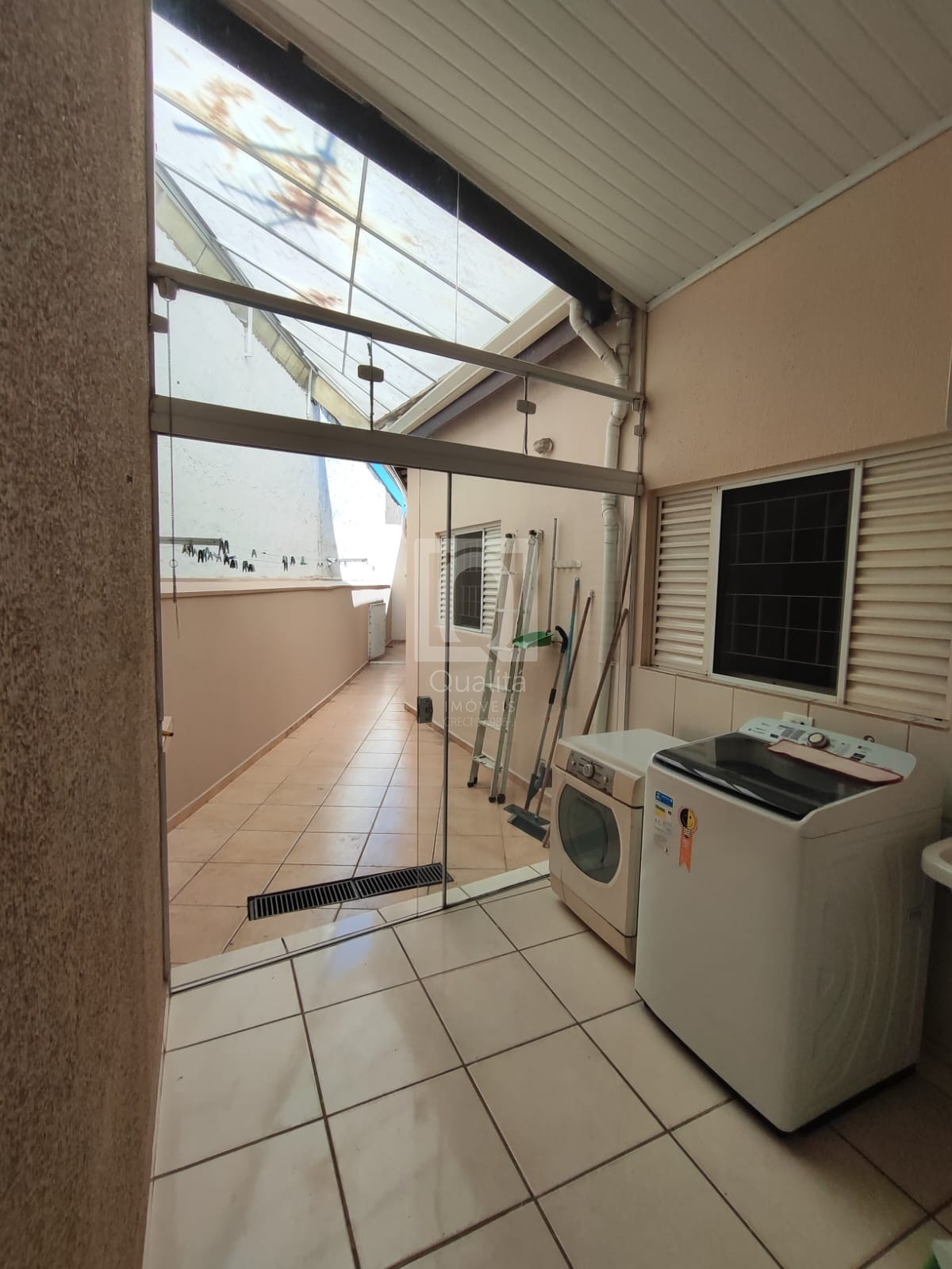 Casa à venda com 3 quartos, 219m² - Foto 20