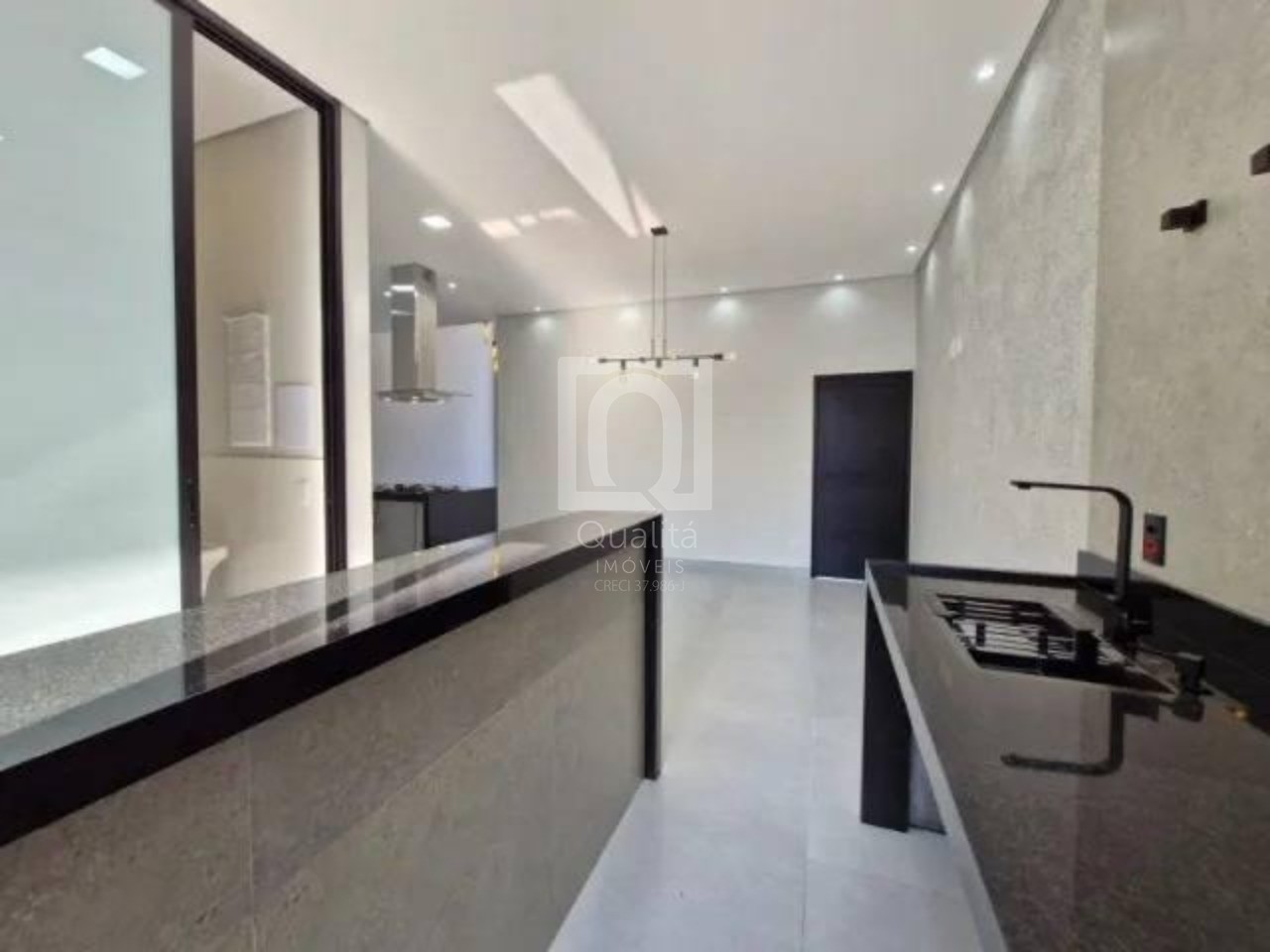 Casa de Condomínio à venda com 3 quartos, 200m² - Foto 3