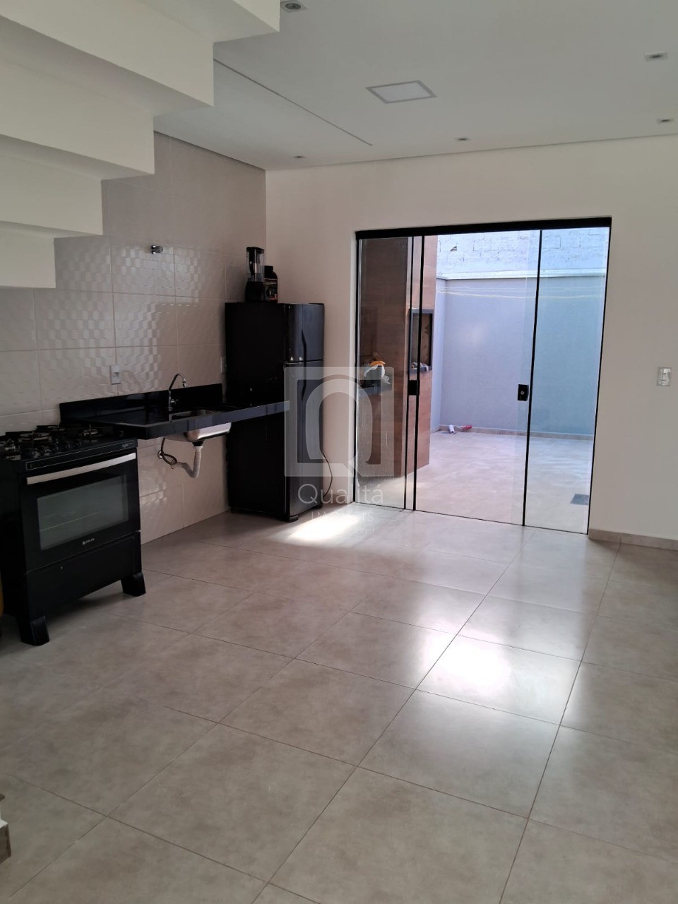 Sobrado à venda com 2 quartos, 150m² - Foto 2
