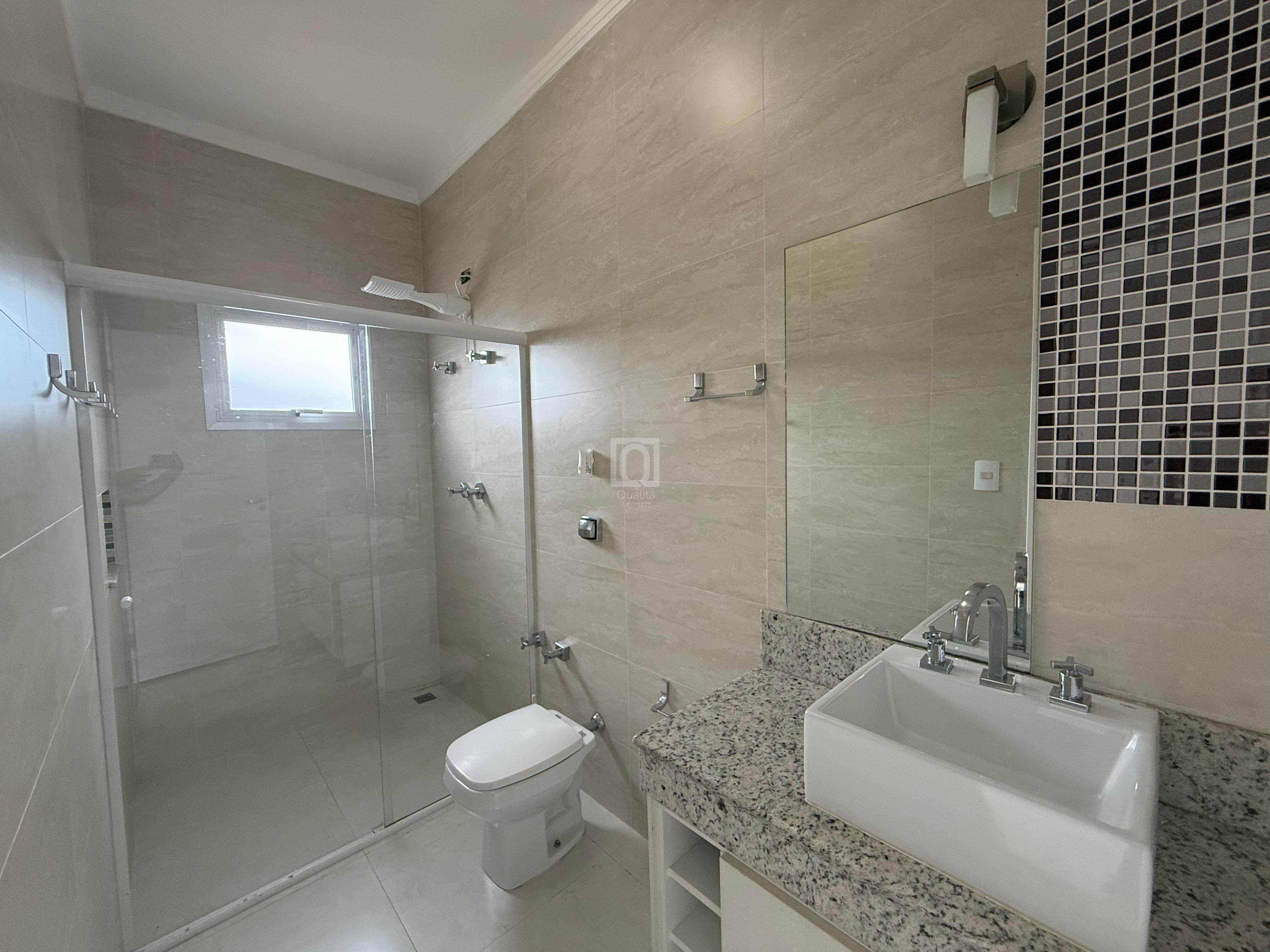 Casa de Condomínio para alugar com 3 quartos, 300m² - Foto 18