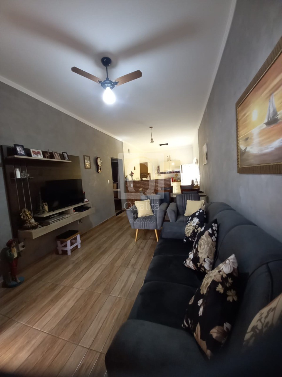 Casa à venda com 2 quartos, 200m² - Foto 2