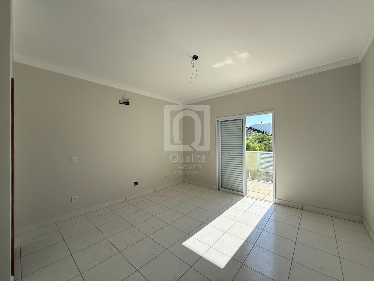 Casa de Condomínio para alugar com 3 quartos, 300m² - Foto 5