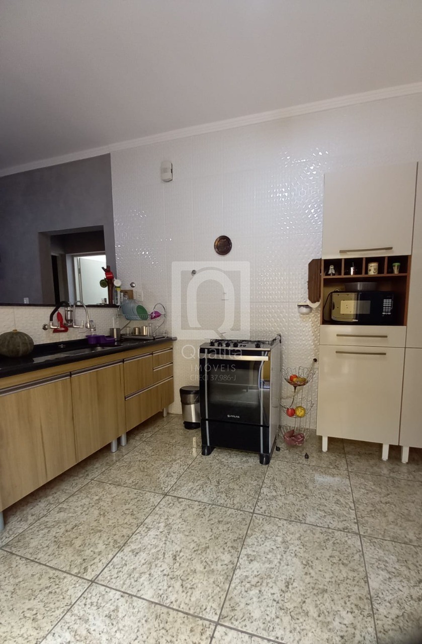 Casa à venda com 2 quartos, 200m² - Foto 6