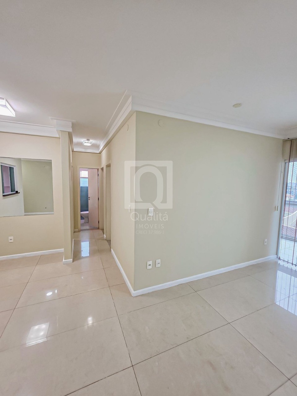 Apartamento à venda com 3 quartos, 101m² - Foto 6