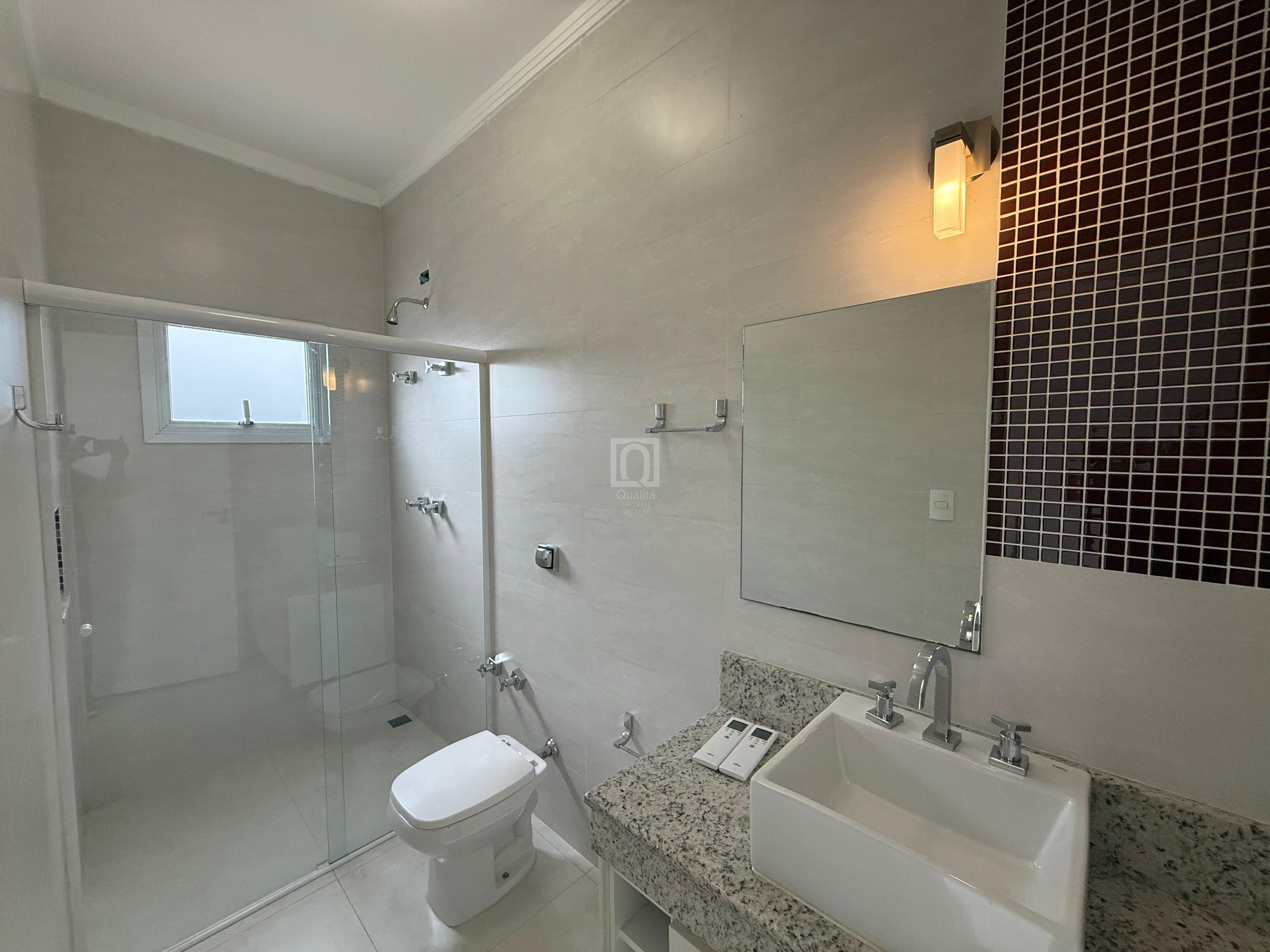 Casa de Condomínio para alugar com 3 quartos, 300m² - Foto 17