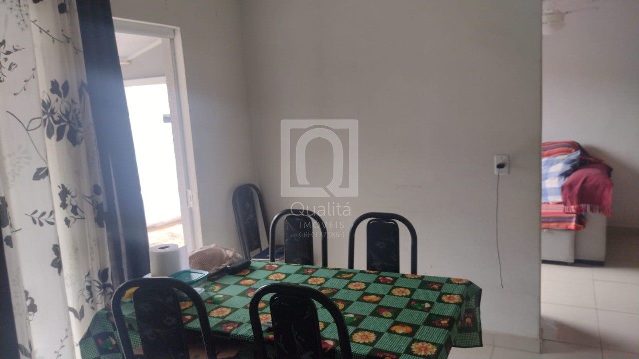Casa à venda com 2 quartos, 202m² - Foto 2