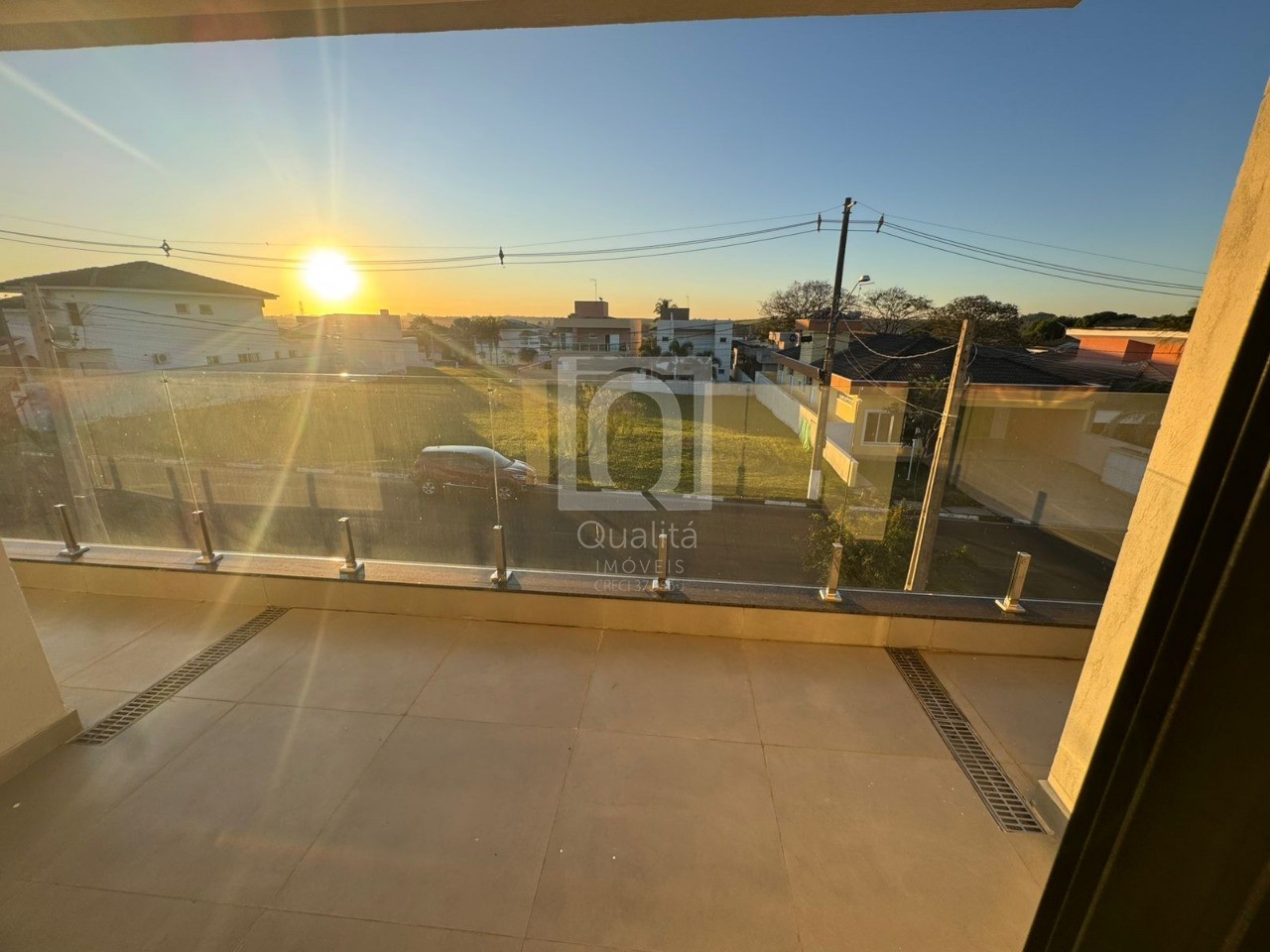 Casa de Condomínio à venda com 3 quartos, 305m² - Foto 1