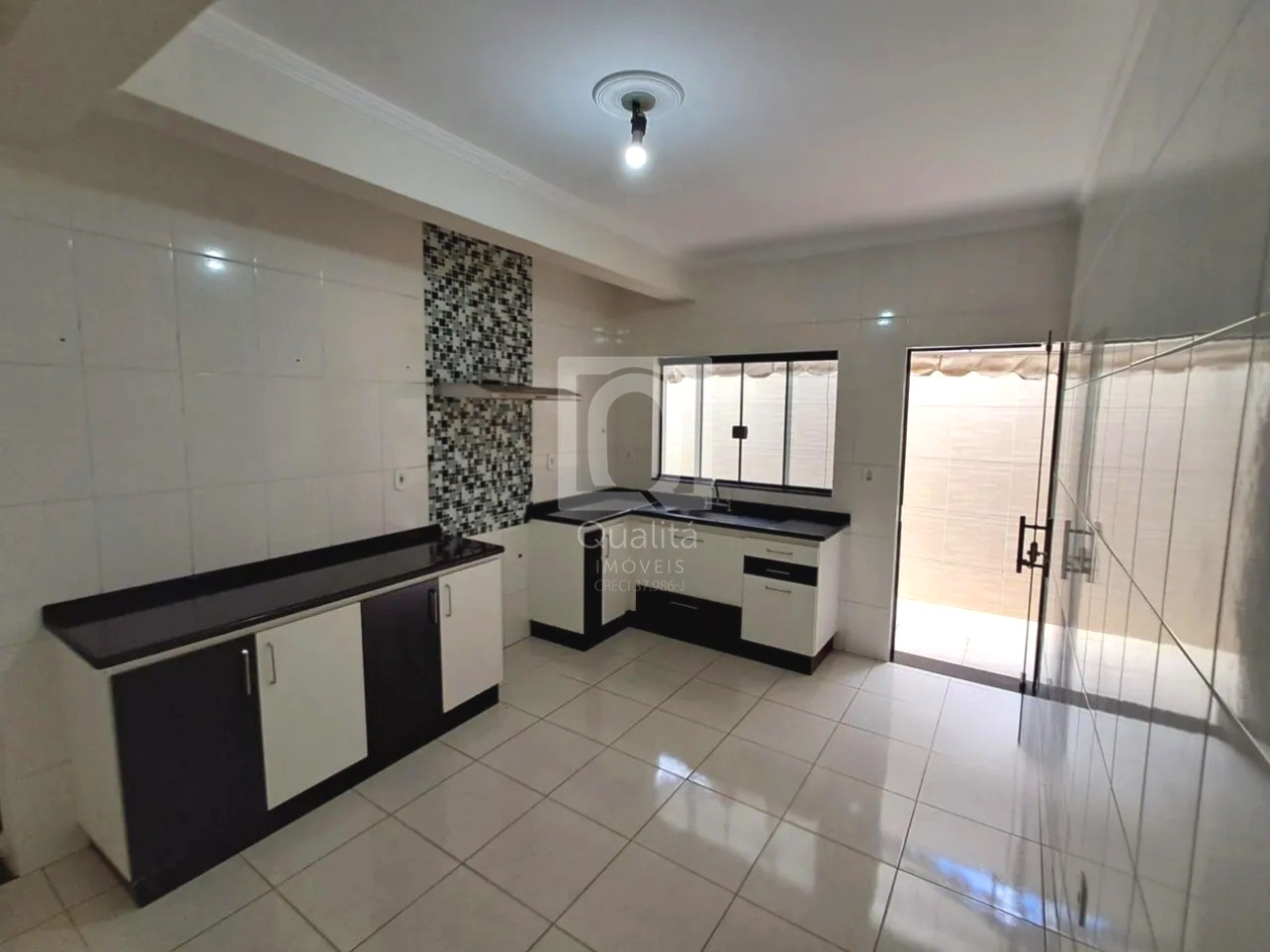 Sobrado à venda com 4 quartos, 150m² - Foto 1