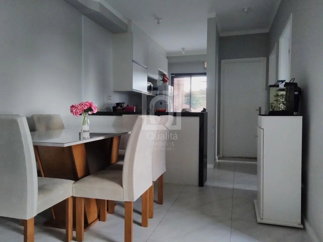 Apartamento à venda com 2 quartos, 56m² - Foto 2