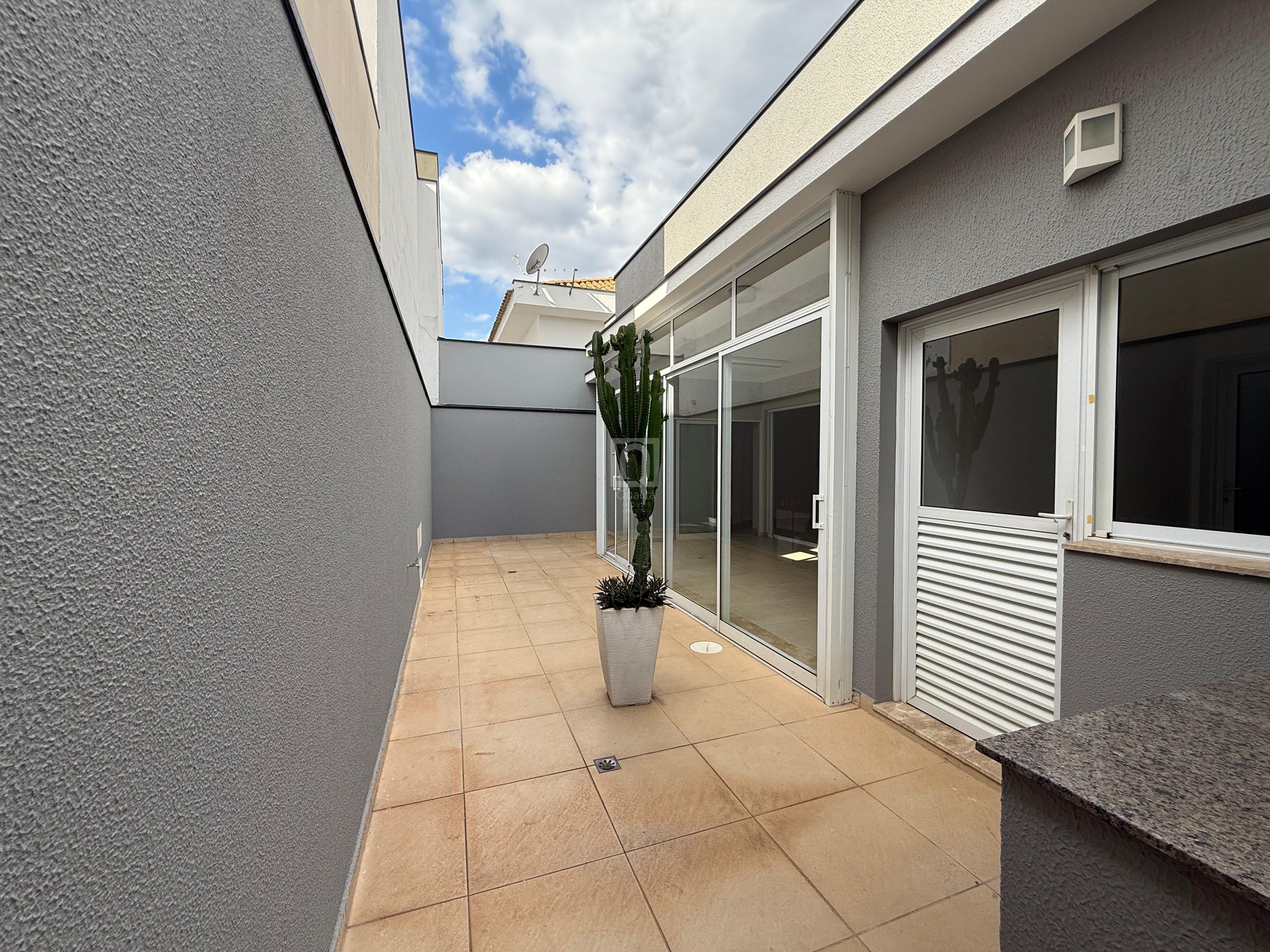 Casa de Condomínio para alugar com 3 quartos, 300m² - Foto 23