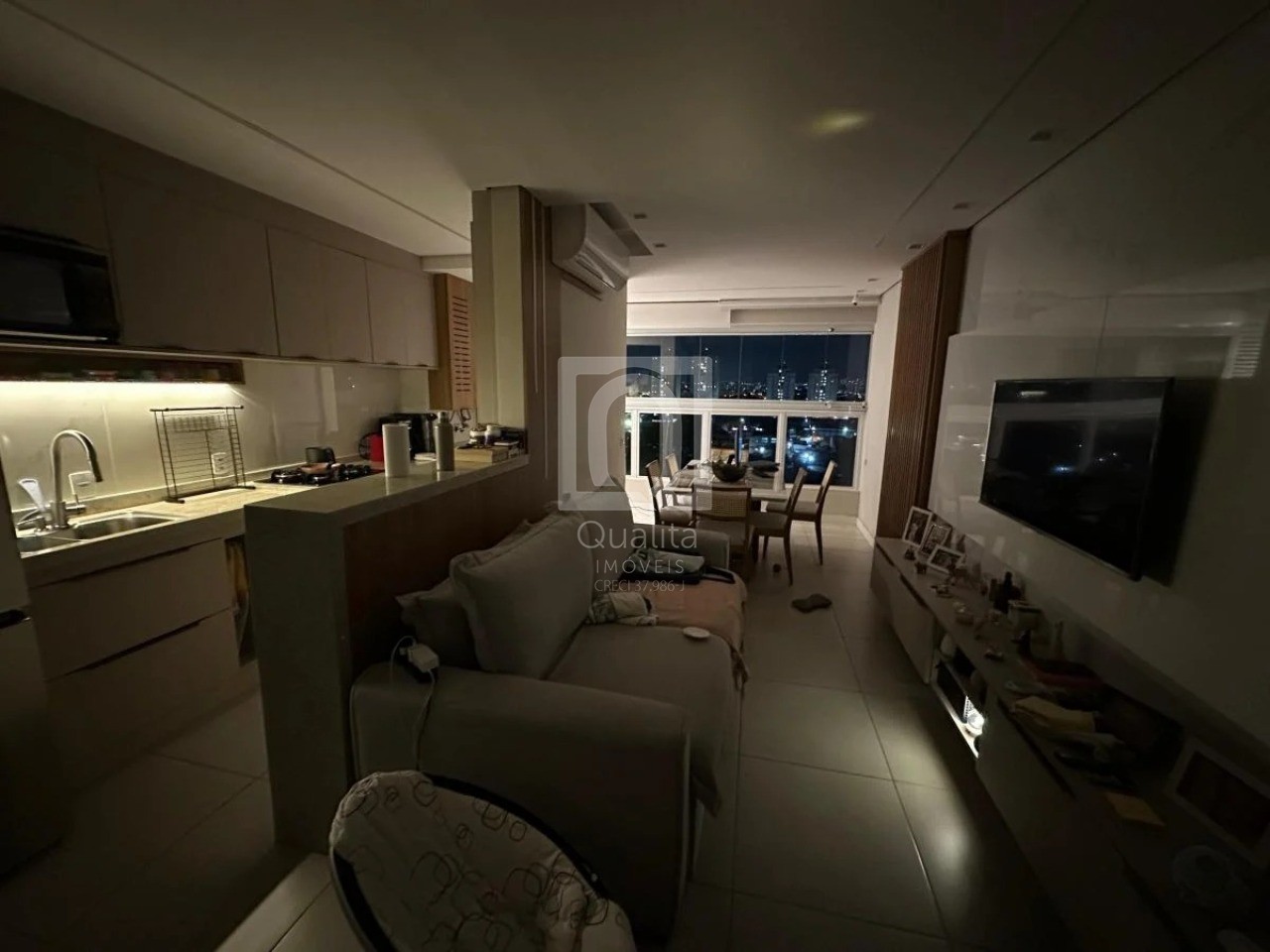 Apartamento à venda com 2 quartos, 60m² - Foto 2