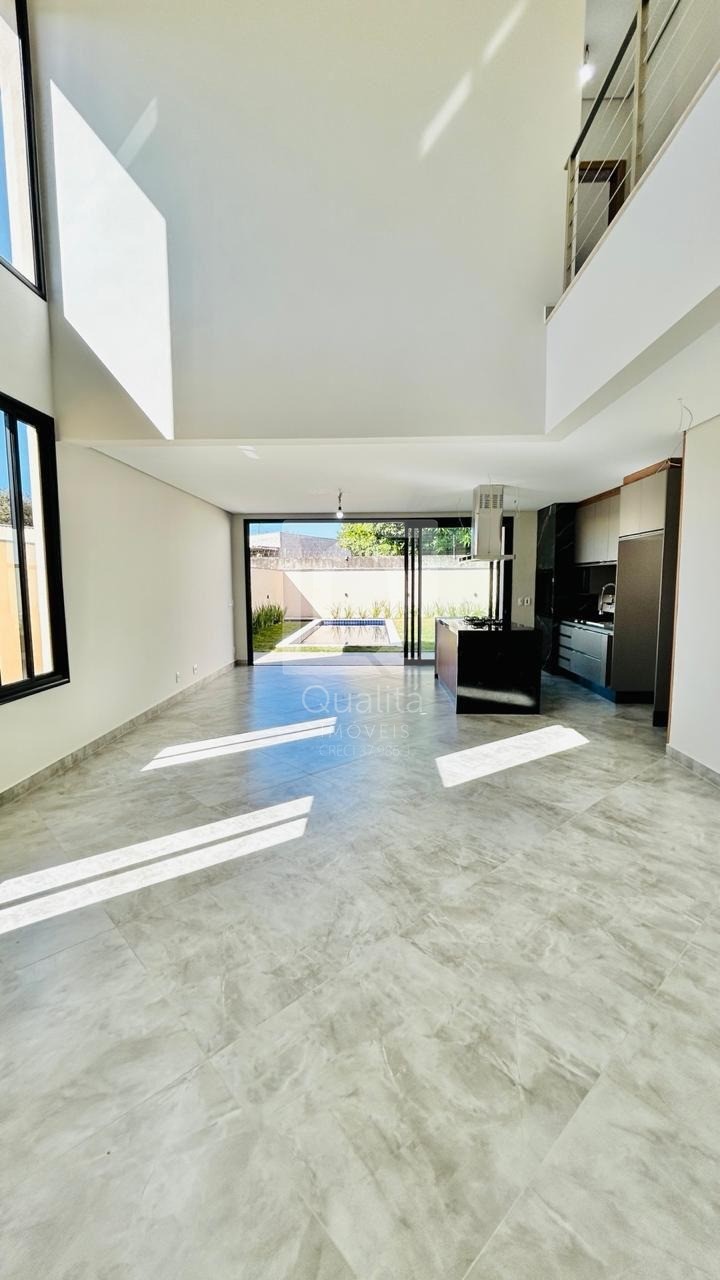 Casa de Condomínio à venda com 4 quartos, 225m² - Foto 3