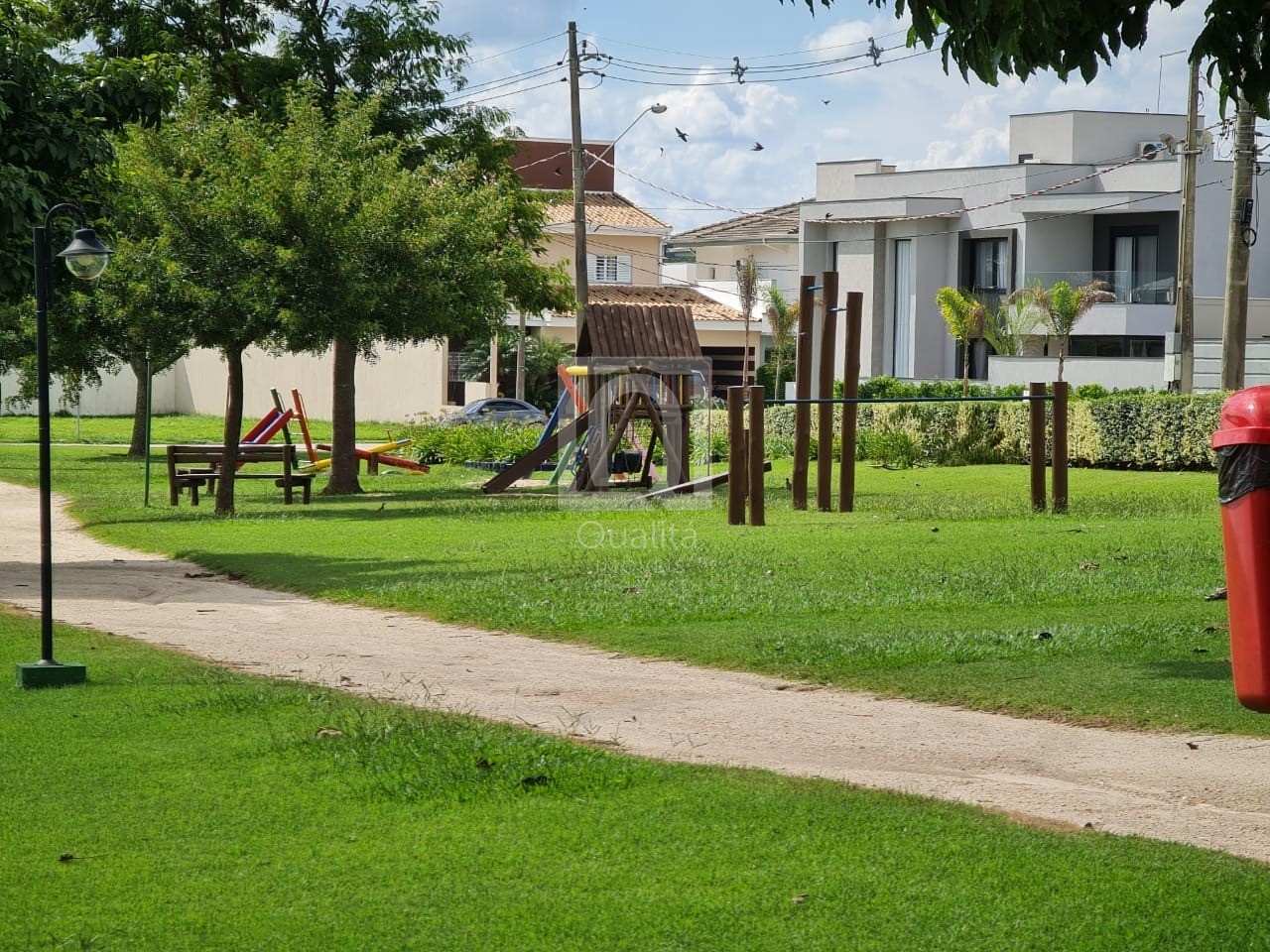 Casa de Condomínio para alugar com 3 quartos, 300m² - Foto 30