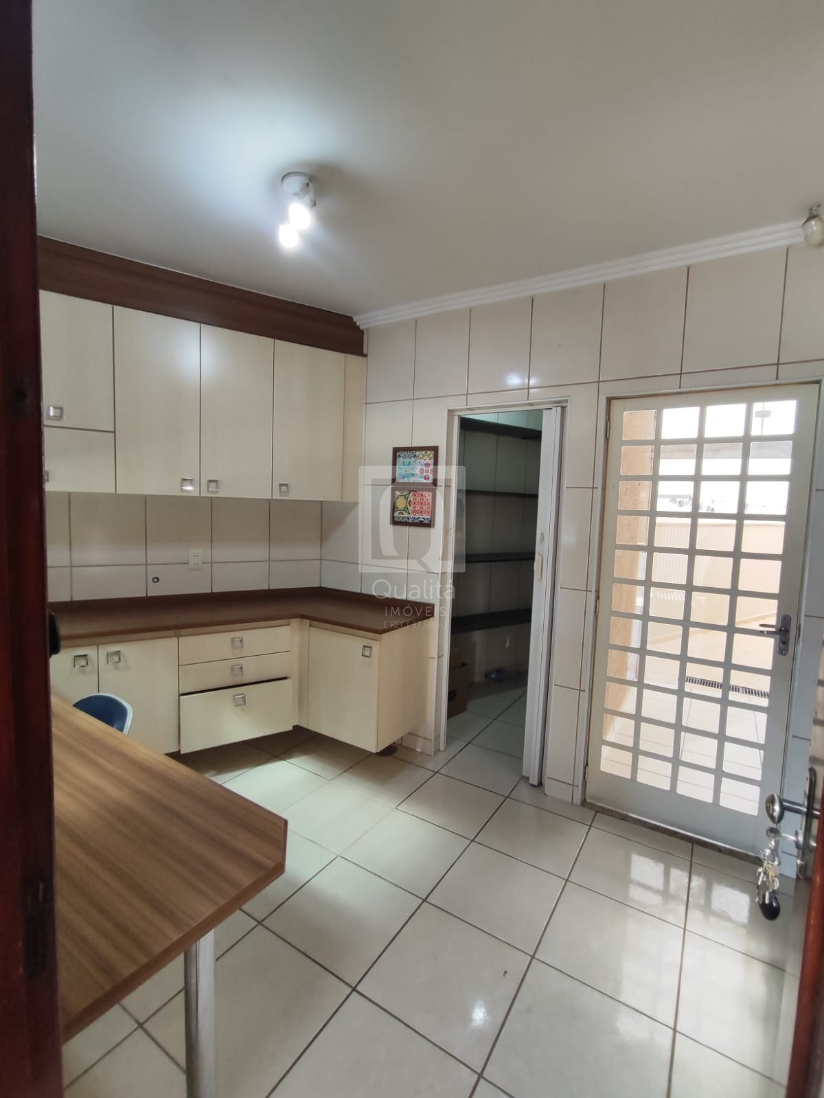 Casa à venda com 3 quartos, 219m² - Foto 7