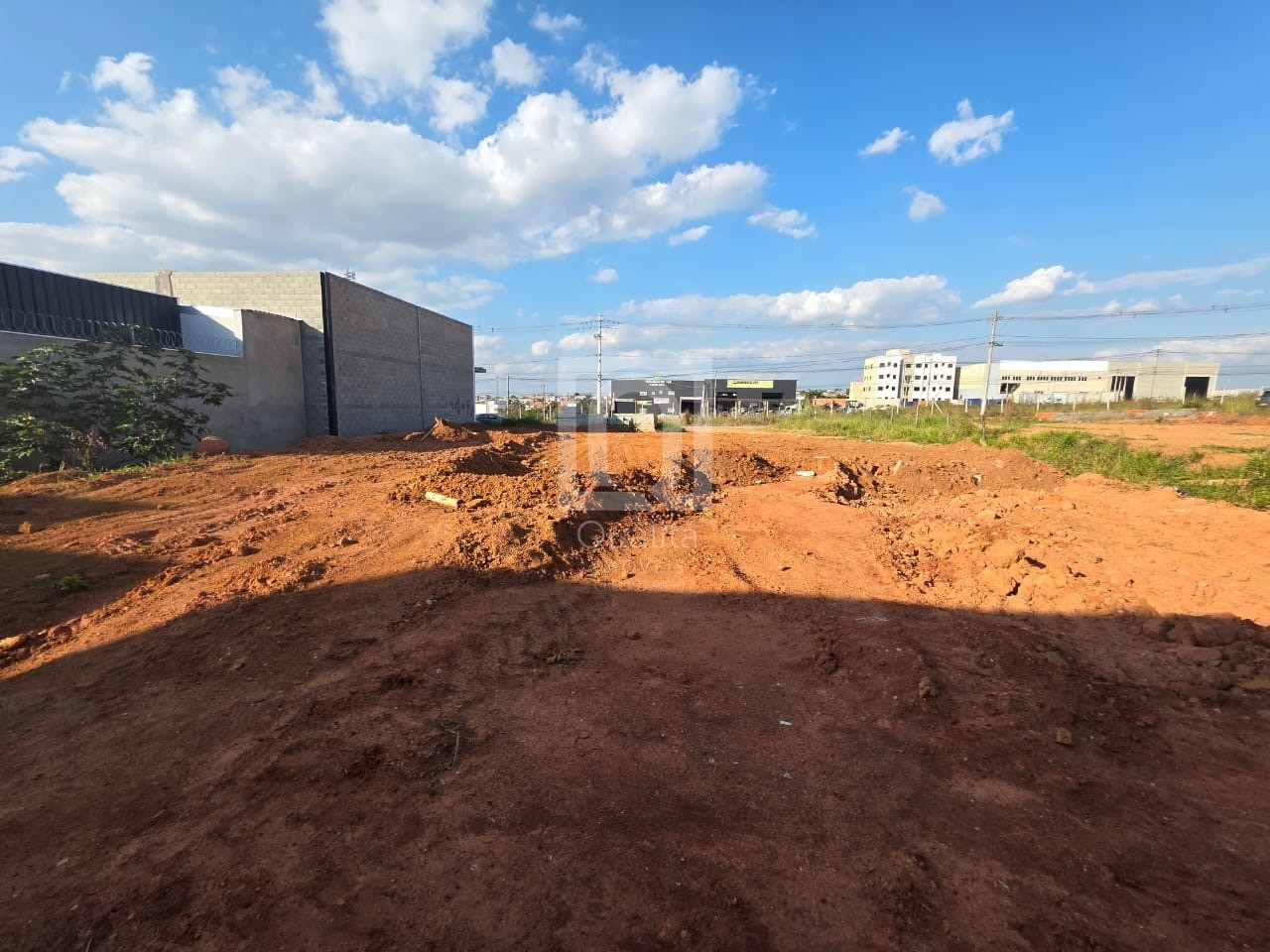 Loteamento e Condomínio - Foto 1