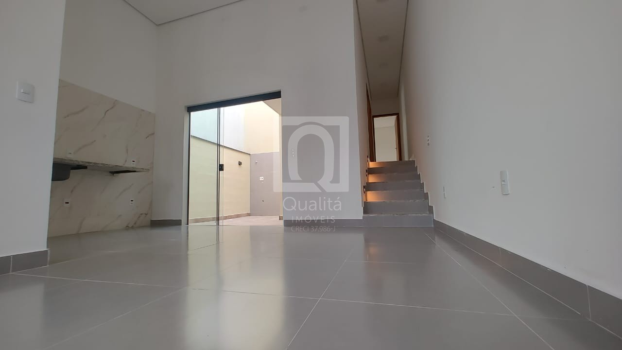 Casa à venda com 2 quartos, 125m² - Foto 2