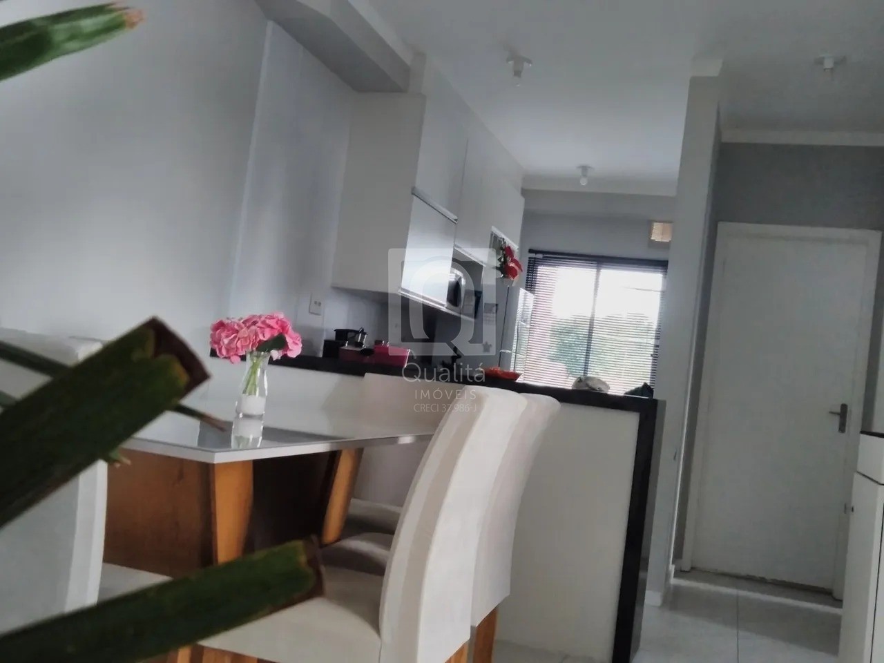 Apartamento à venda com 2 quartos, 56m² - Foto 1