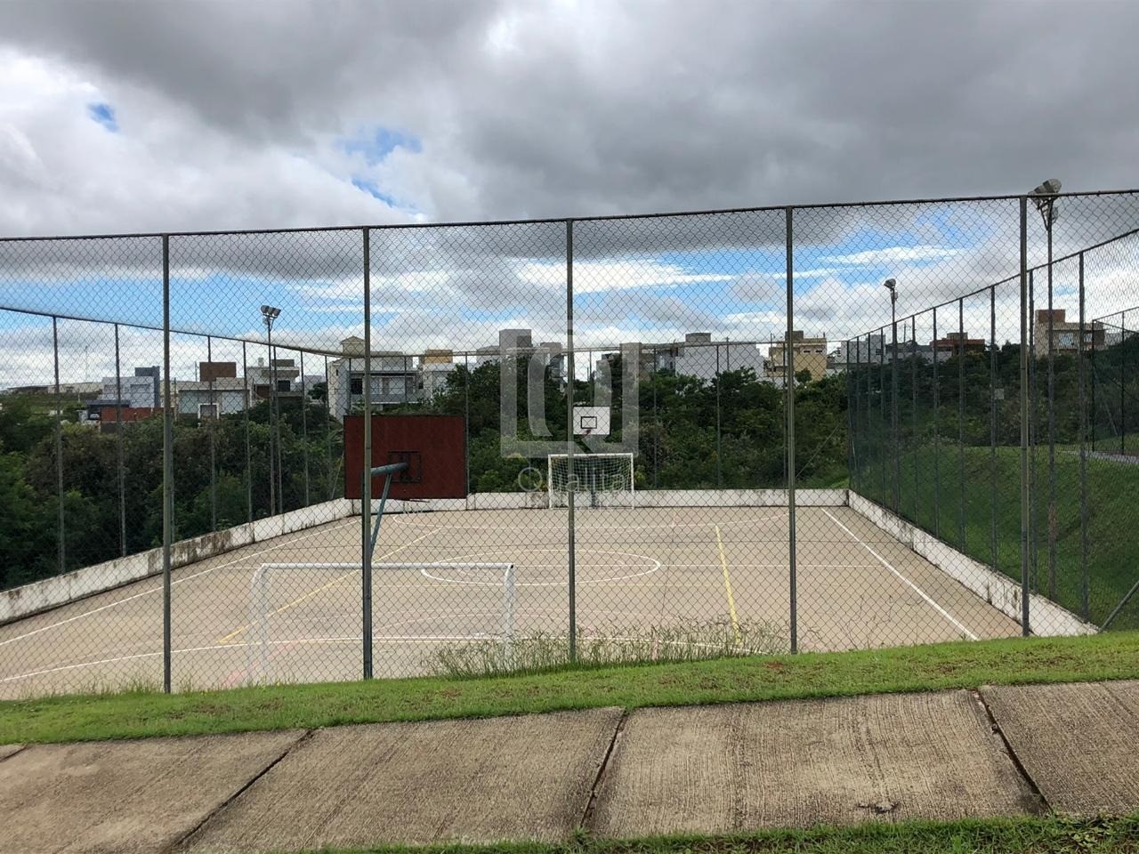 Casa de Condomínio para alugar com 3 quartos, 250m² - Foto 23
