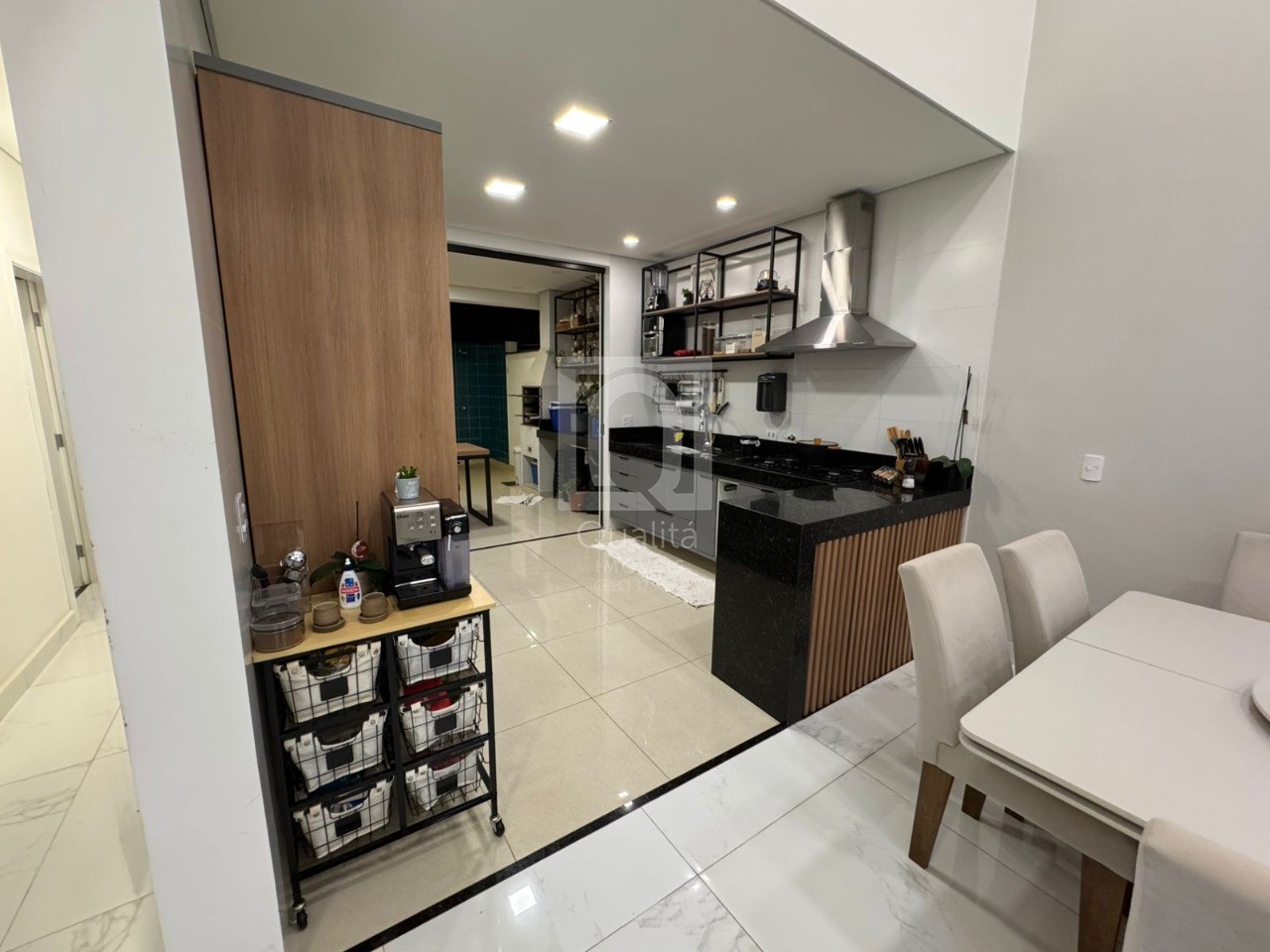 Casa de Condomínio à venda com 3 quartos, 160m² - Foto 3