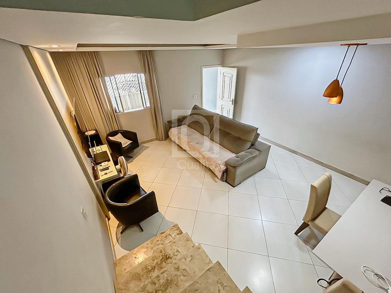 Sobrado à venda com 4 quartos, 125m² - Foto 1