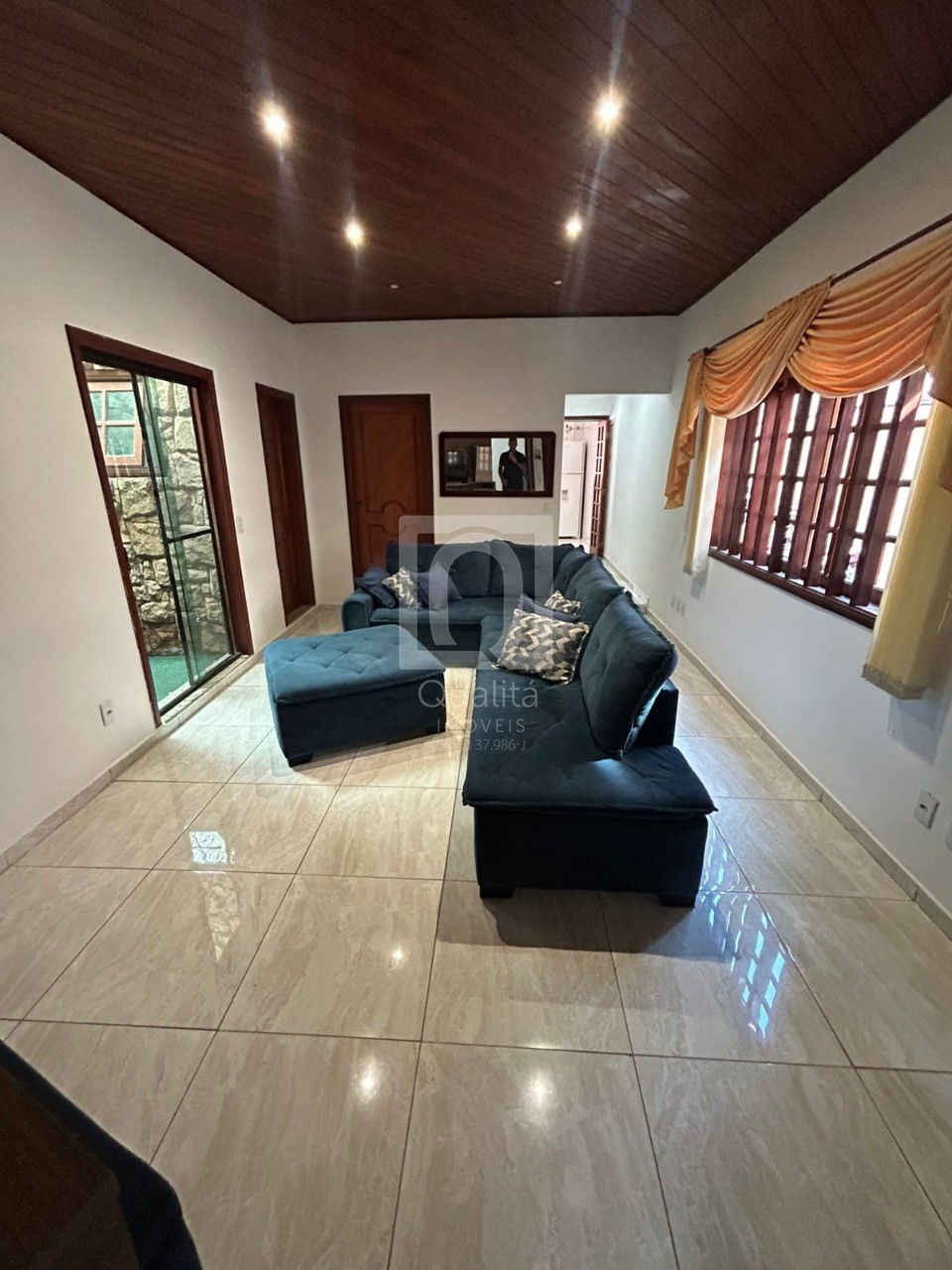 Casa à venda com 2 quartos, 122m² - Foto 2