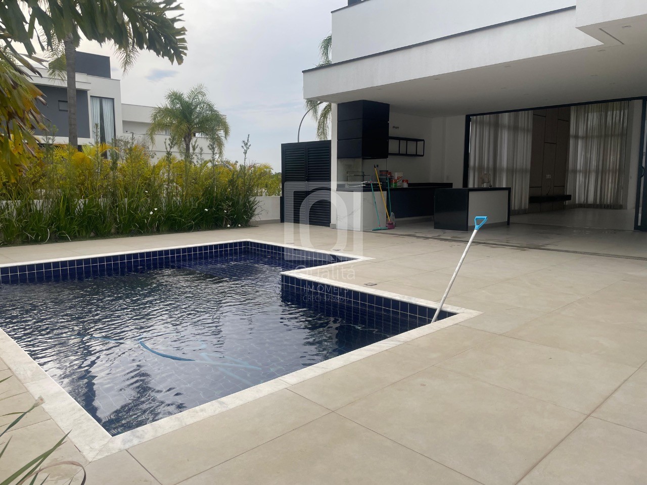 Casa de Condomínio para alugar com 4 quartos, 532m² - Foto 30