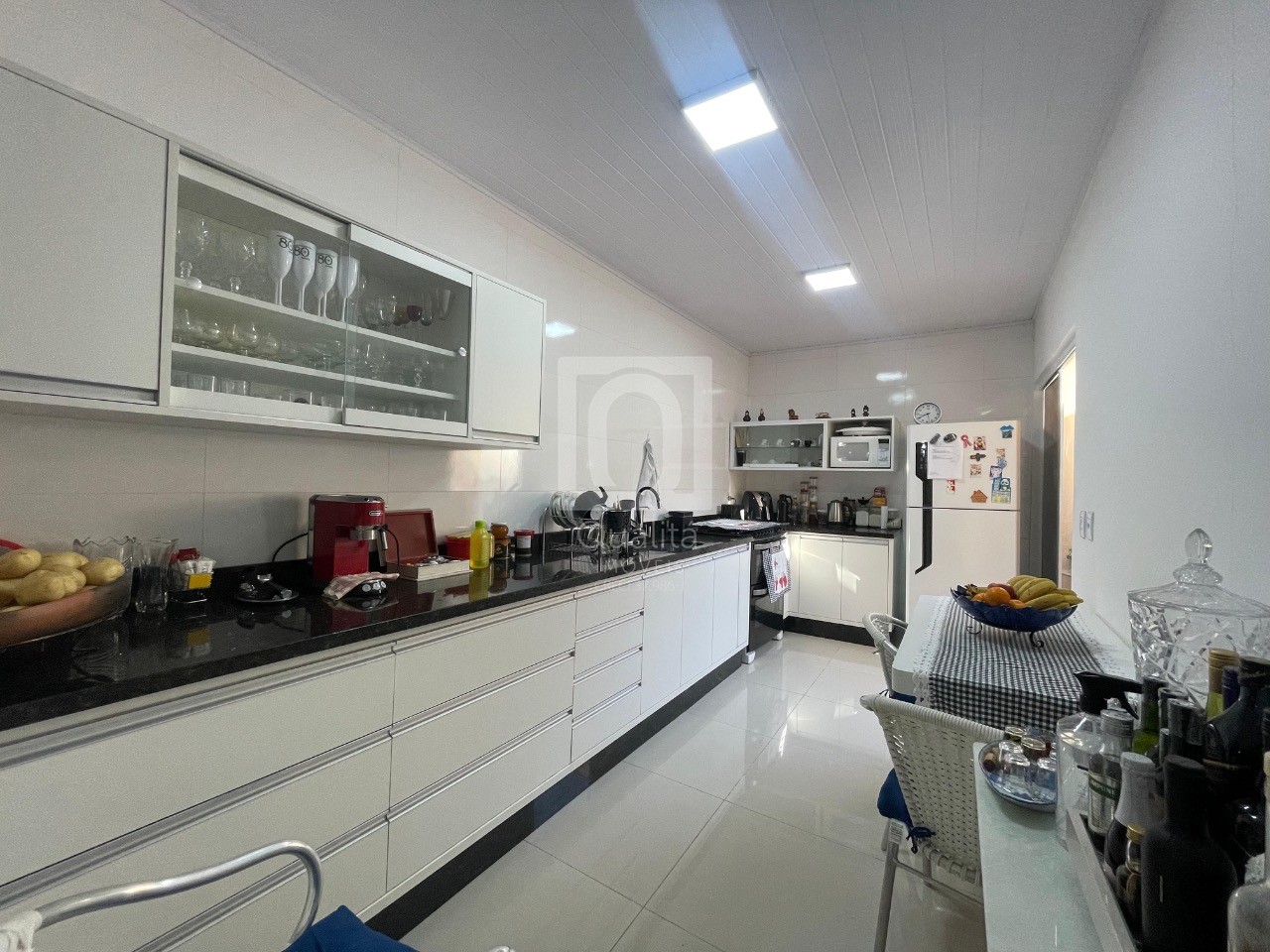 Casa de Condomínio à venda com 3 quartos, 1000m² - Foto 11