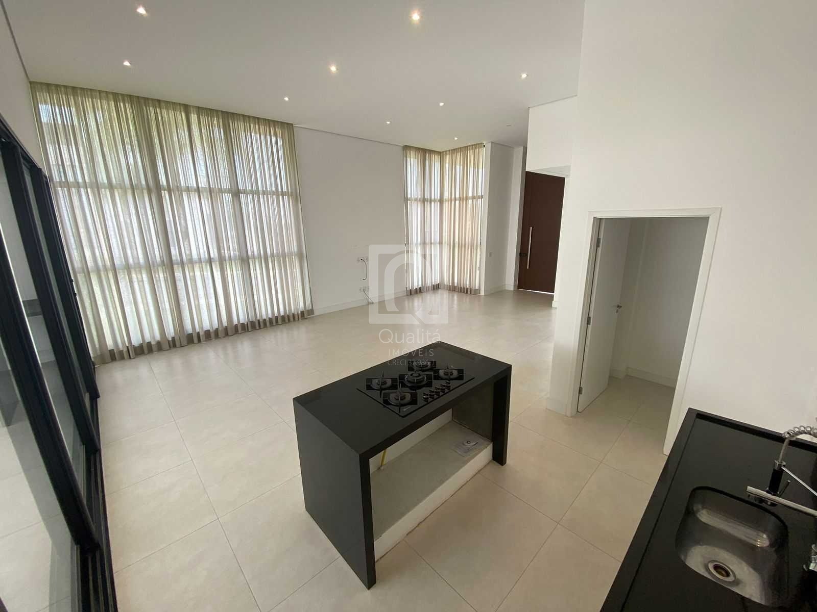 Casa de Condomínio para alugar com 4 quartos, 532m² - Foto 4
