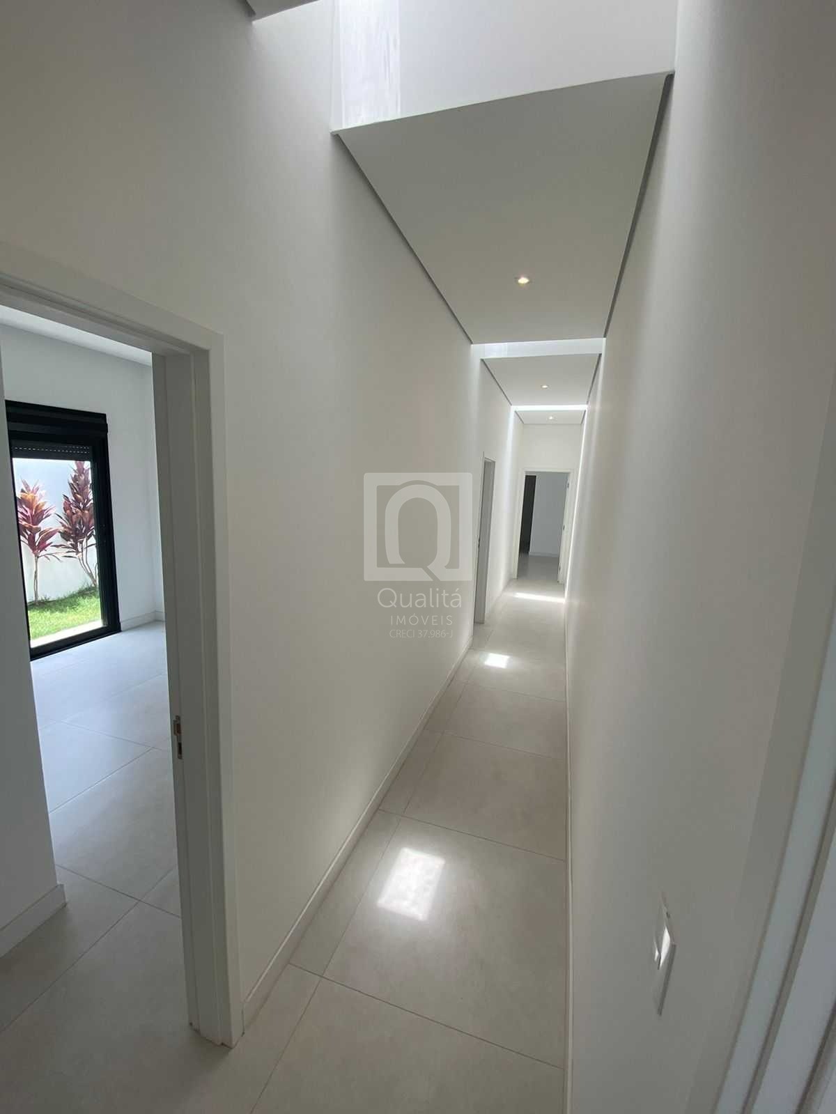 Casa de Condomínio para alugar com 4 quartos, 532m² - Foto 5