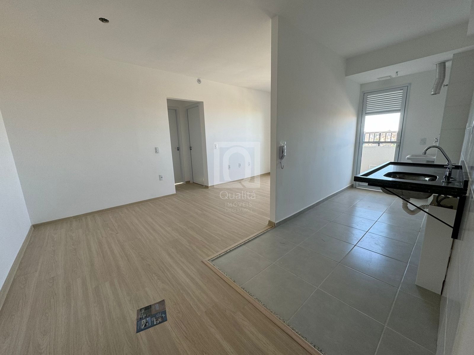 Apartamento à venda com 2 quartos, 63m² - Foto 1