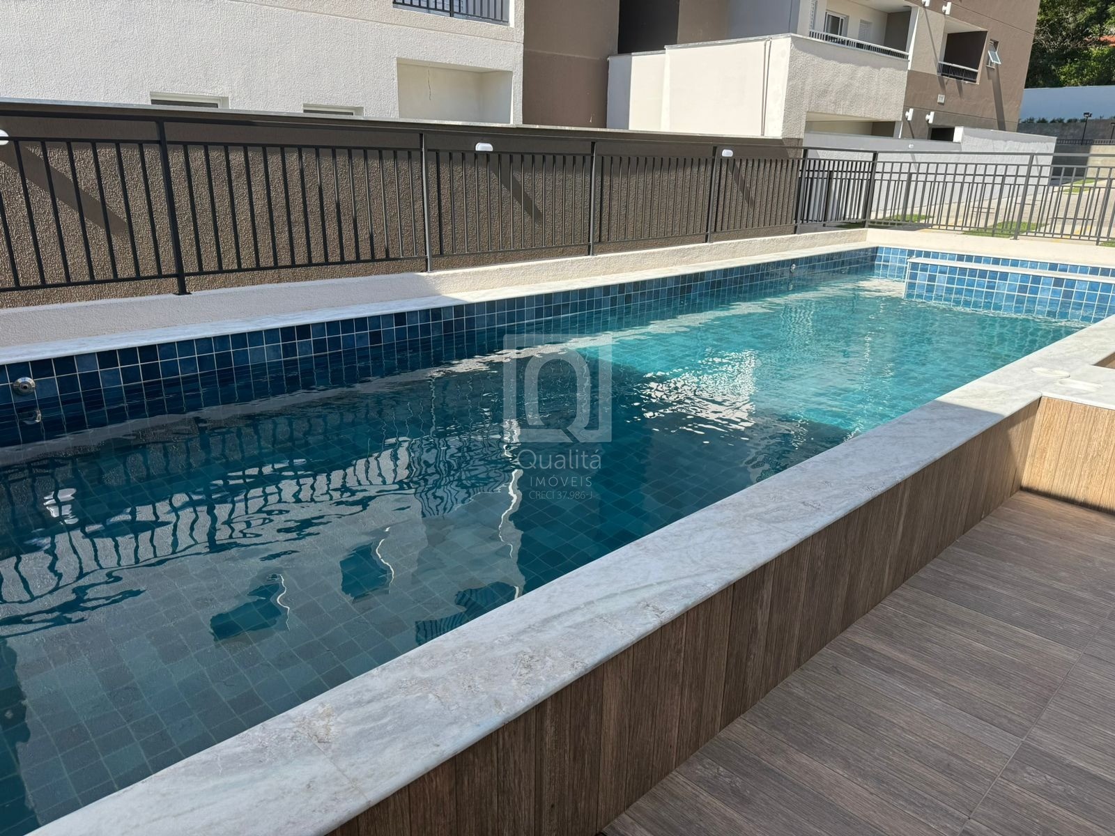 Apartamento à venda com 2 quartos, 63m² - Foto 2